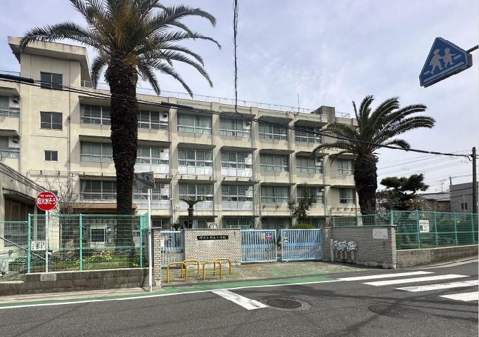 神石小学校