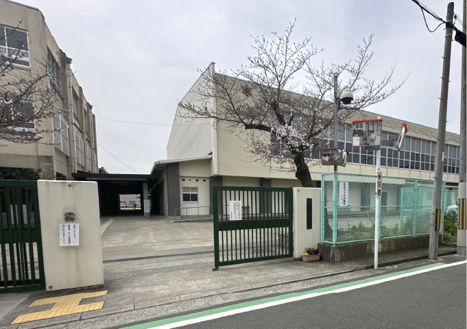 旭中学校